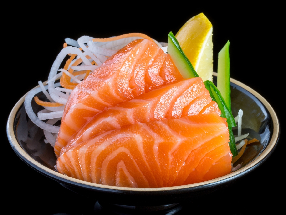 Fresh sushi platter at MenuSifu